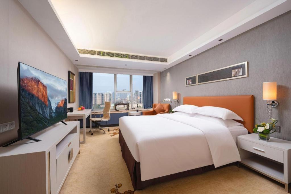 Leisure Hotel Донгуан Екстериор снимка