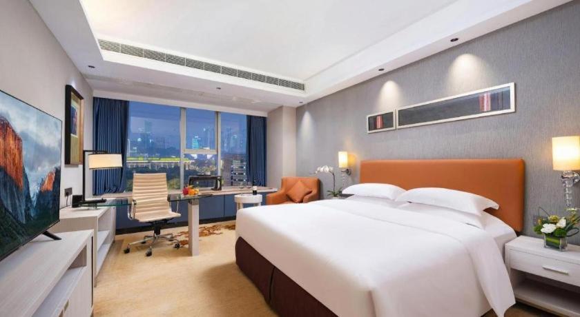 Leisure Hotel Донгуан Екстериор снимка