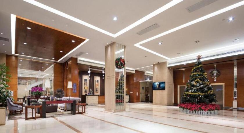 Leisure Hotel Донгуан Екстериор снимка