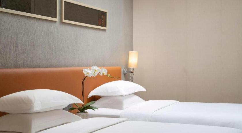 Leisure Hotel Донгуан Екстериор снимка