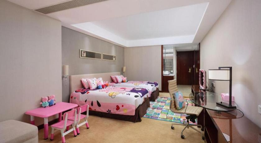Leisure Hotel Донгуан Екстериор снимка