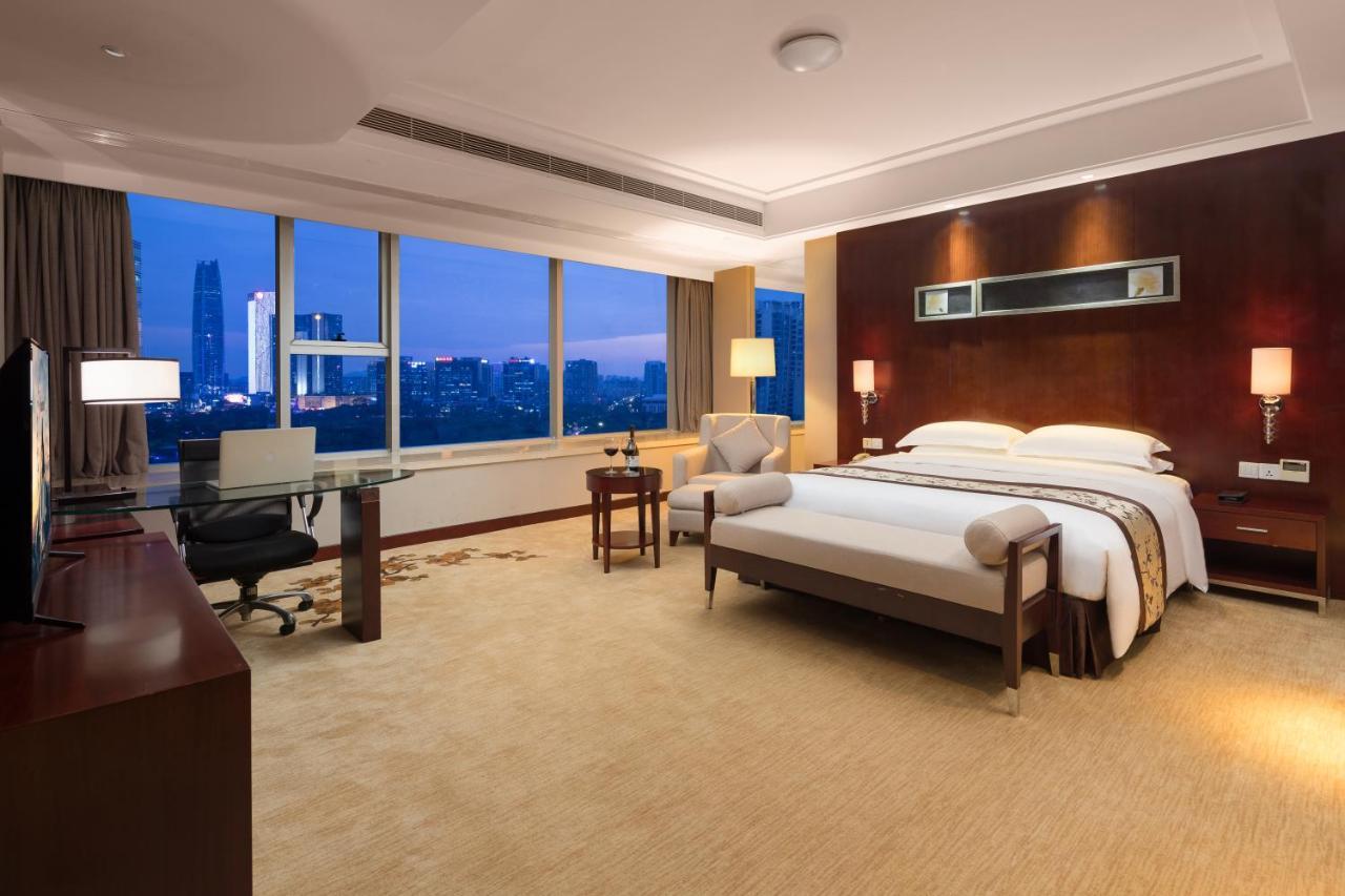 Leisure Hotel Донгуан Екстериор снимка