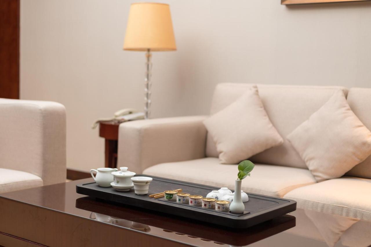 Leisure Hotel Донгуан Екстериор снимка